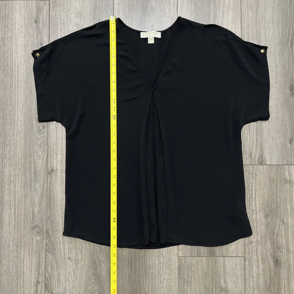 Michael Kors Short Sleeve Blouse Womens L V-Neck Pleated Front Black